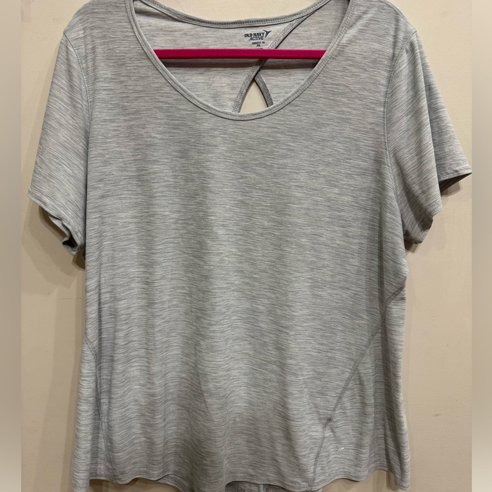 Old Navy Light Gray Short Sleeve Tee
